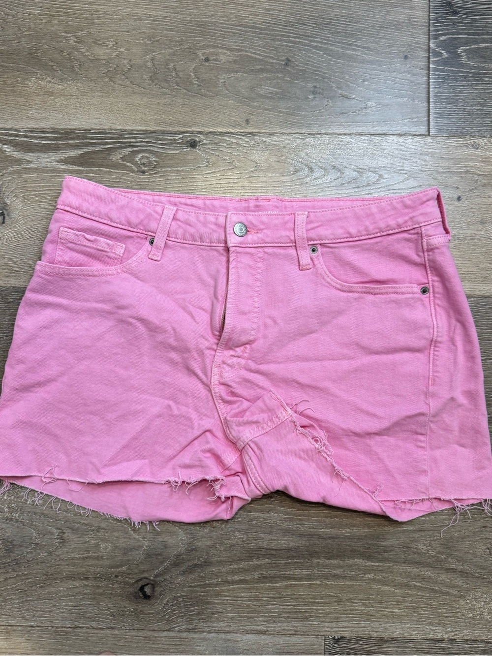 Old Navy O.G. Straight Bubblegum Pink Distressed Denim Shorts CB1024 - Picture 1 of 3